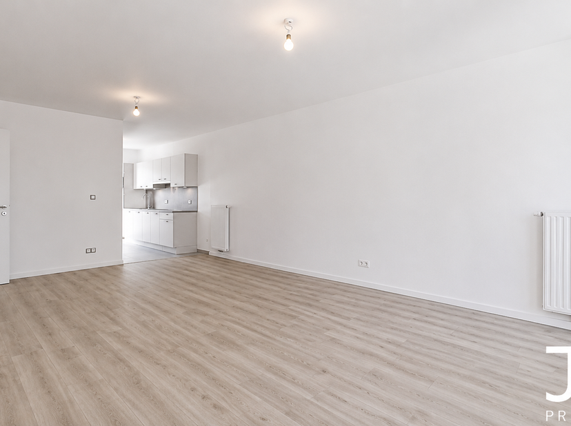 Ideaal gelegen nabij het Busselenbergpark biedt J&amp;amp;J Properties u dit prachtige appartement met twee slaapkamers en een terras aan, gelegen in een