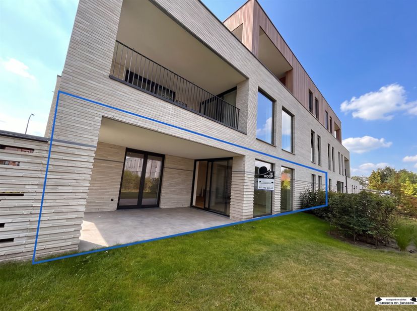 Luxueus nieuwbouw appartement met 3 slaapkamers en 2 badkamers<br />
<br />
Dit nieuw gelijkvloers appartement bevindt zich in het centrum Gooreind,