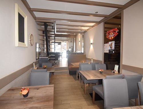                                         Bien commercial avec habitation à vendre à Heist-op-den-Berg, € 365.000
