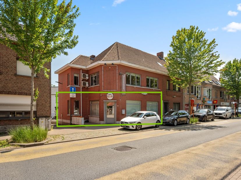 Bien professionnel à vendre à Dorpsstraat 77,
                    2221 Booischot
