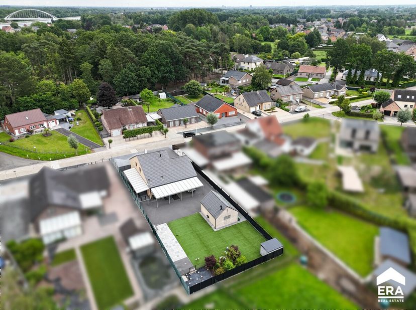 [[ CE BIEN PARTICIPE À LA JOURNÉE MAISONS OUVERTES ERA LE 13/6 DE 13:00 À 14:00 ]]<br />
Ce bien participe à la Journée Maisons Ouvertes ERA. Visitabl