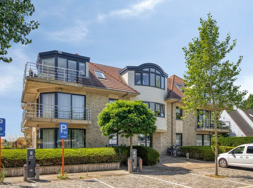 Gelegen in een aangename en rustige omgeving, bevindt dit appartement zich op wandelafstand van het centrum, de zeedijk en het openbaar vervoer. Zo ge
