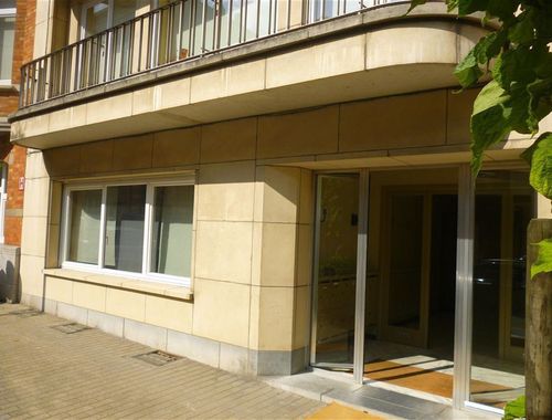                                         Appartement à louer à Uccle, € 950
