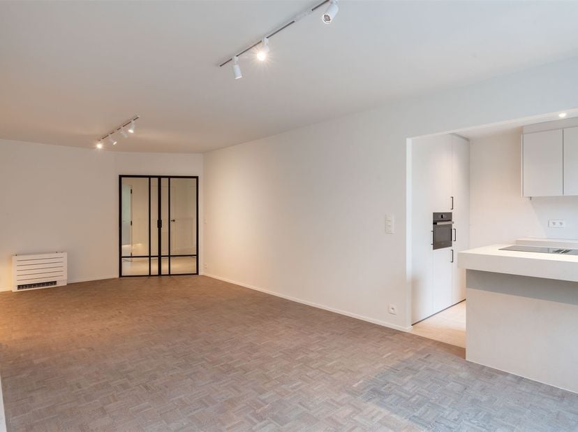 Prachtig instapklaar appartement met 2 slaapkamers en zuidgericht terras in Lier!<br />
Ligging<br />
Dit instapklare appartement is gelegen binnen