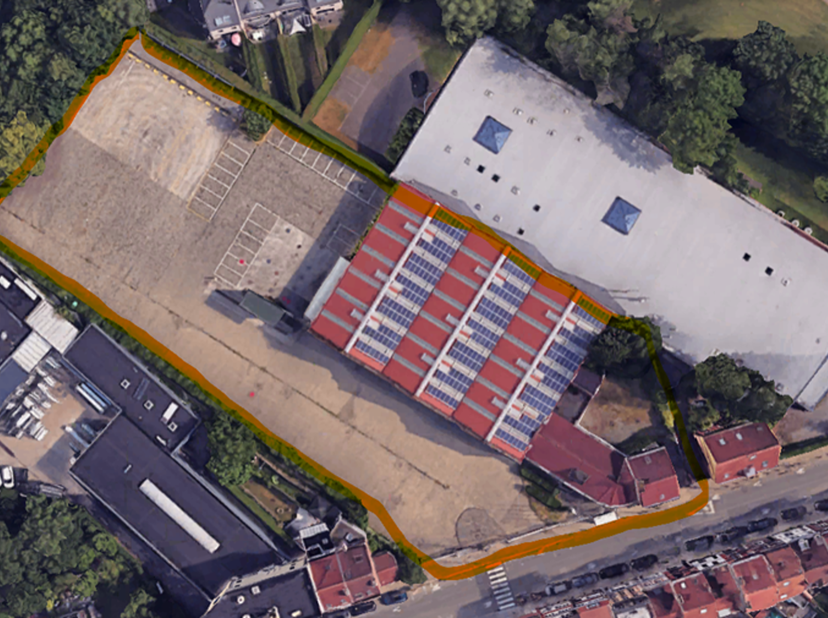 Stelplaats : 3.722m² <br />
Magazijn : 1.490m² <br />
kantoor : 250m²