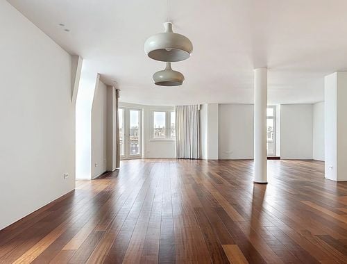                                         Penthouse à louer à Etterbeek, € 7.200

