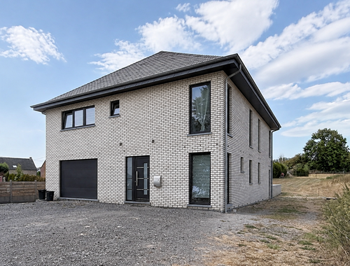                                         Woning te koop in Agimont, € 425.000
