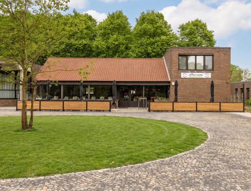                                         Usage mixte à vendre à Turnhout, € 495.000
