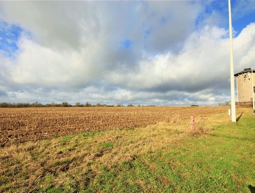                                         Terrain à bâtir à vendre à Neuville, € 65.000
