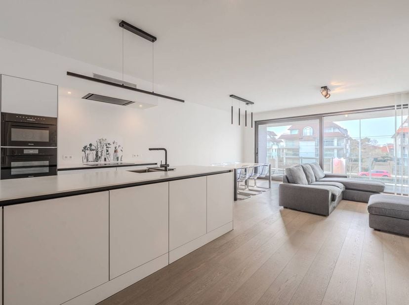 Prachtig appartement te koop gelegen op de eerste verdieping van de Residentie Jan Turpin, Albert I laan 68 te Nieuwpoort op wandelafstand van de Zeed