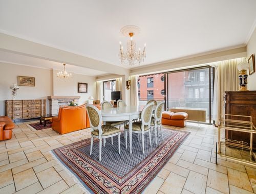                                         Appartement à vendre à Jambes, € 375.000
