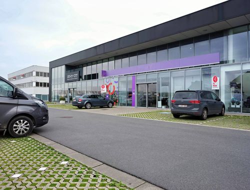                                         Bien commercial à louer à Roeselare, € 5.229
