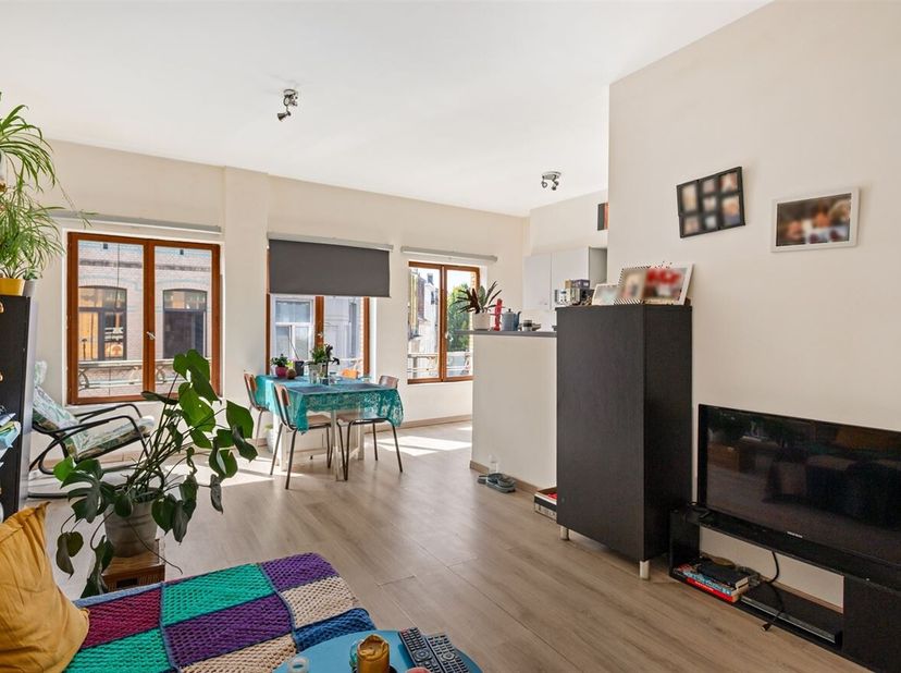 Journée portes ouvertes le samedi 13 juin de 14h à 15h<br />
Appartement d'une chambre à coucher prêt à l'emploi au coeur d'Anvers<br />
Situation : D