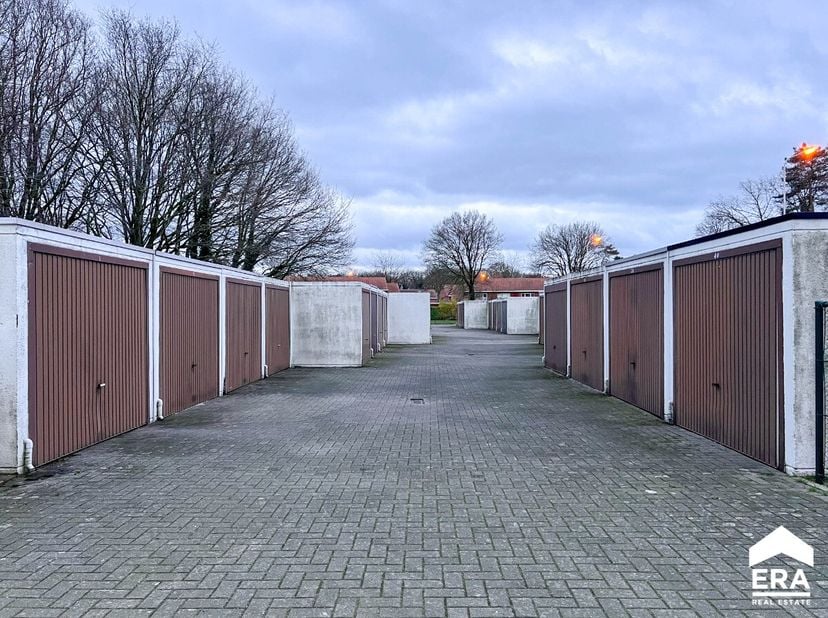 Garage te koop in Zonneweeldelaan 29+,
                    3600 Genk