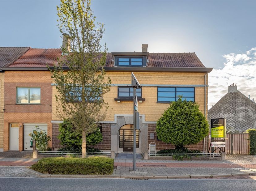 Huis te koop in Provincialesteenweg 33,
                    2620 Hemiksem