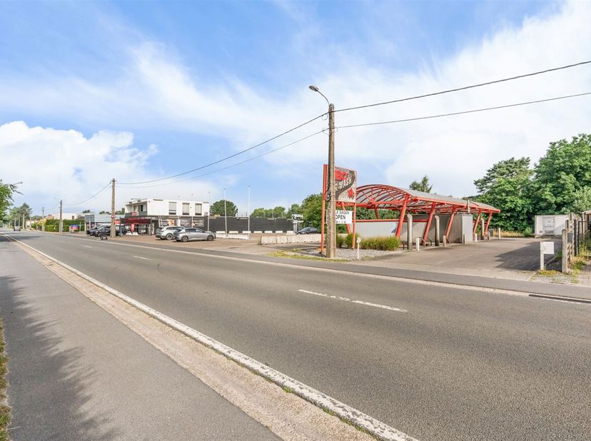 Bien professionnel à vendre
                    à 2490 Balen