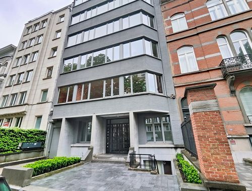                                         Appartement te koop in Ukkel, € 315.000
