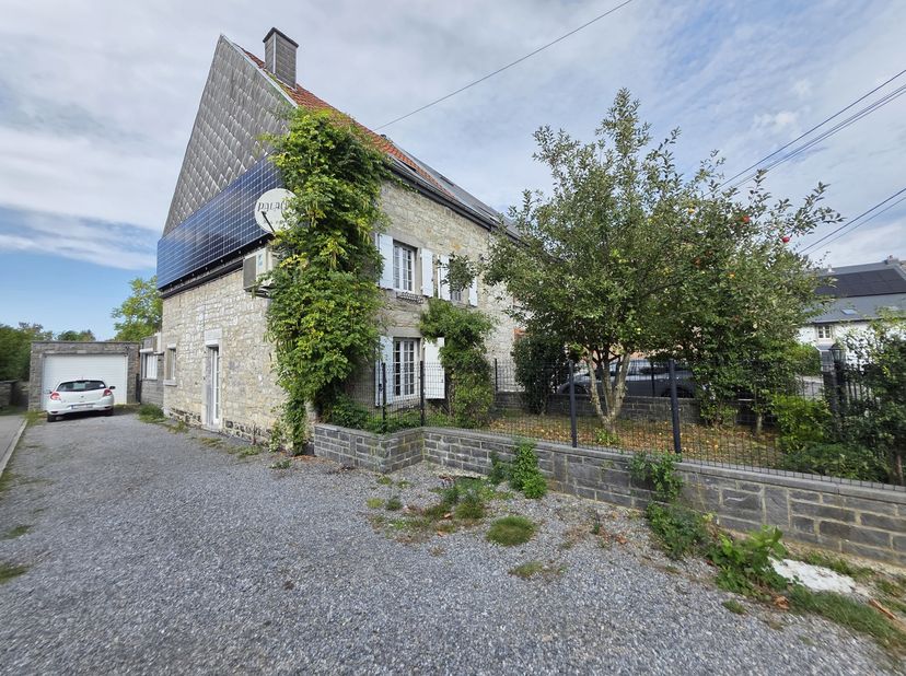 Huis te koop in Basse Cour 17,
                    6940 Barvaux