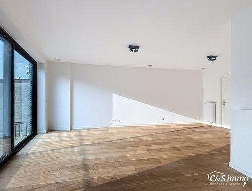                                         Studio à louer à Antwerpen, € 850
