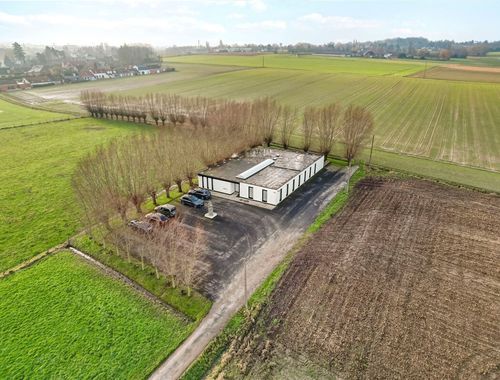                                         Bâtiment commercial à vendre à Rekkem, € 410.000
