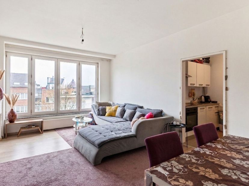 Instapklaar studio-appartement (44m²) op toplocatie te Antwerpen!<br />
 <br />
Ligging: Gelegen op toplocatie te Antwerpen, centraal, residentieel