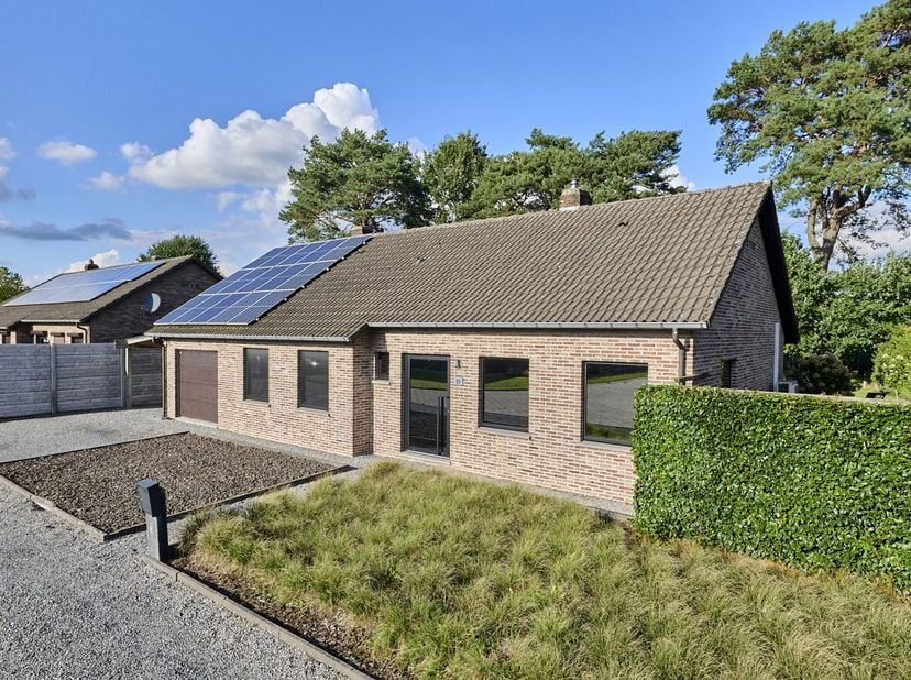 Huis te koop in Madeliefstraat 19,
                    3530 Helchteren