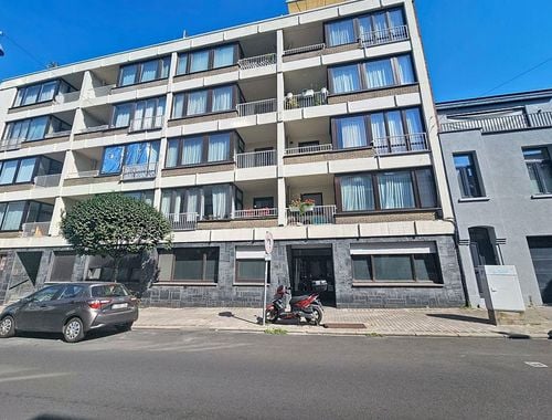                                         Gelijkvloers app. te koop in Ukkel, € 340.000
