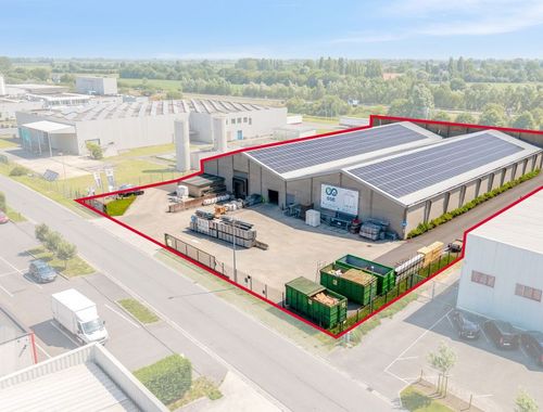                             Bedrijfsgebouw te koop in Veurne
