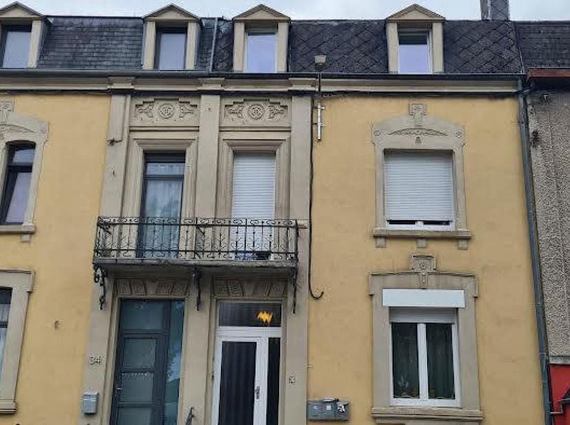 LIBRE LE 1 JUILLET 2026 +++<br />
Le Groupe Arcade Aubange a le plaisir de vous présenter cet appartement entièrement remis à neuf d'une superficie de