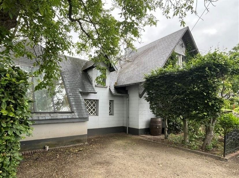 Karaktervolle woning met 3 slaapkamers en een Rustieke uitstraling.<br />
Deze charmante woning straat charme, authenticiteit en rust uit.<br />
Een g