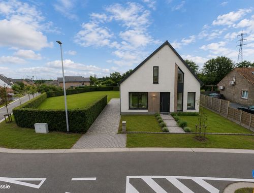                                         Bungalow à vendre à Kuringen, € 280.000
