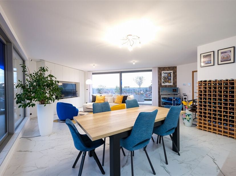 Penthouse dexception  Une maison sur le toit, au pied du parc<br />
Une véritable maison suspendue, baignée de lumière, avec des vues dégagées.<br />