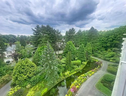                                         Appartement à louer à Uccle, € 2.000

