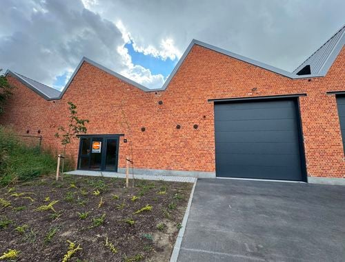                                         Bedrijfsgebouw te huur in Kalken, € 1.800
