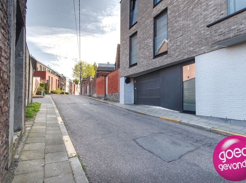 ONDERGRONDSE PARKEERPLAATS in recent gebouwde Residentie, gelegen op de ondergrondse verdieping -2 en bereikbaar per autolift die uitkomt in de verkee