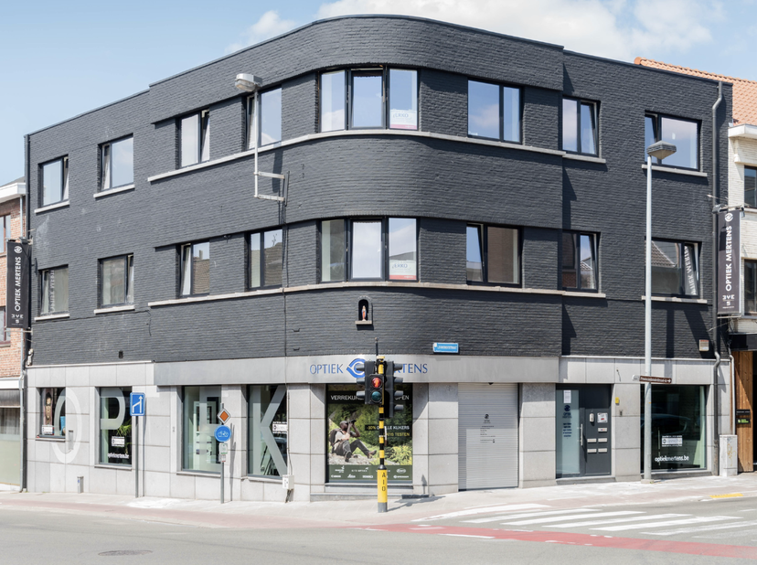 Ruim in 2019 gerenoveerd appartement met terras op wandelafstand van Leuven station. <br />
<br />
Ruime lichtrijke living met open goed uitgeruste ke