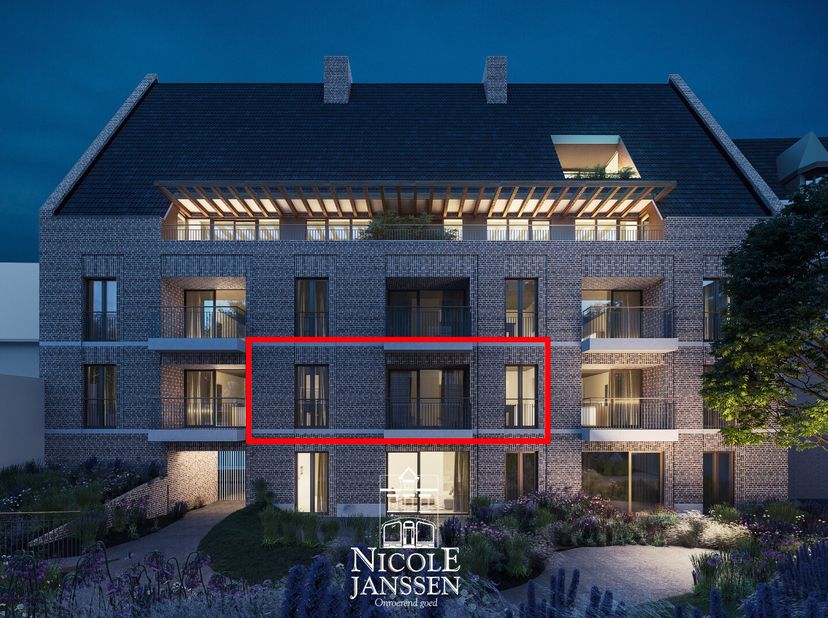 Ontdek dit instapklaar appartement op de eerste verdieping met een toffe indeling. Je geniet hier van een gezellige leefruimte met open keuken, één sl
