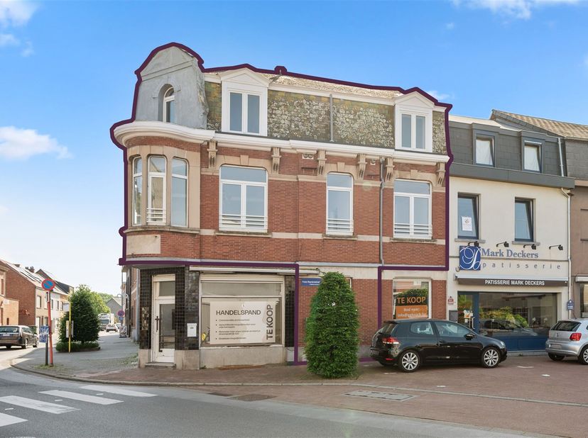 Ontdek dit betaalbare, instapklare appartement met balkon, uitstekend gelegen in de Frans Reyniersstraat, in het hart van het rustige Hombeek (zone 30