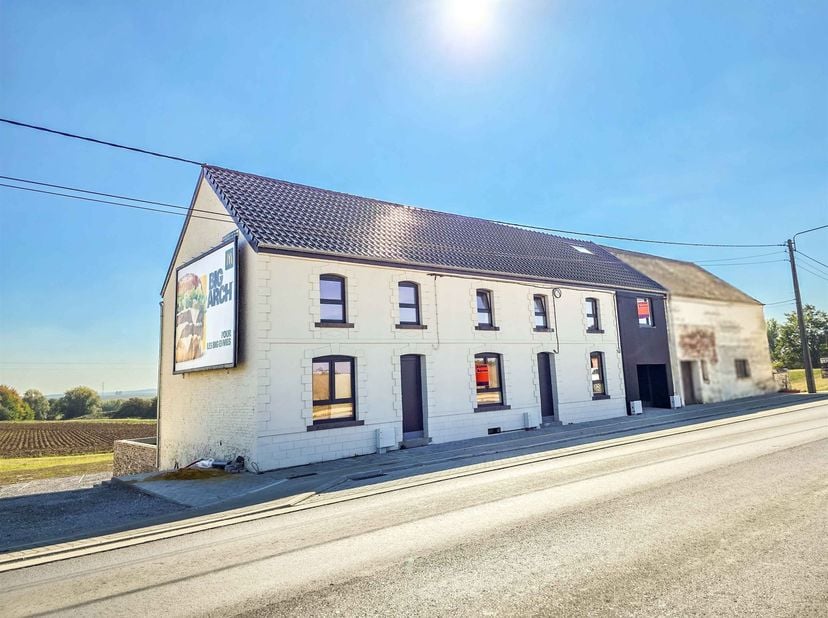 Huis te huur in Rue de Beaumont  71 bus c,
                    6530 Thuin