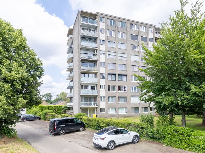 2-slaapkamer appartement met terras nabij het centrum van Mol.<br />
<br />
Ontdek dit rustig, maar toch centraal gelegen appartement op de derde ve