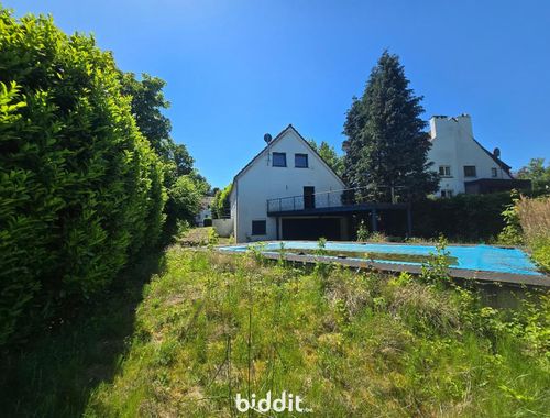                                         Villa à vendre à Waterloo, € 450.000
