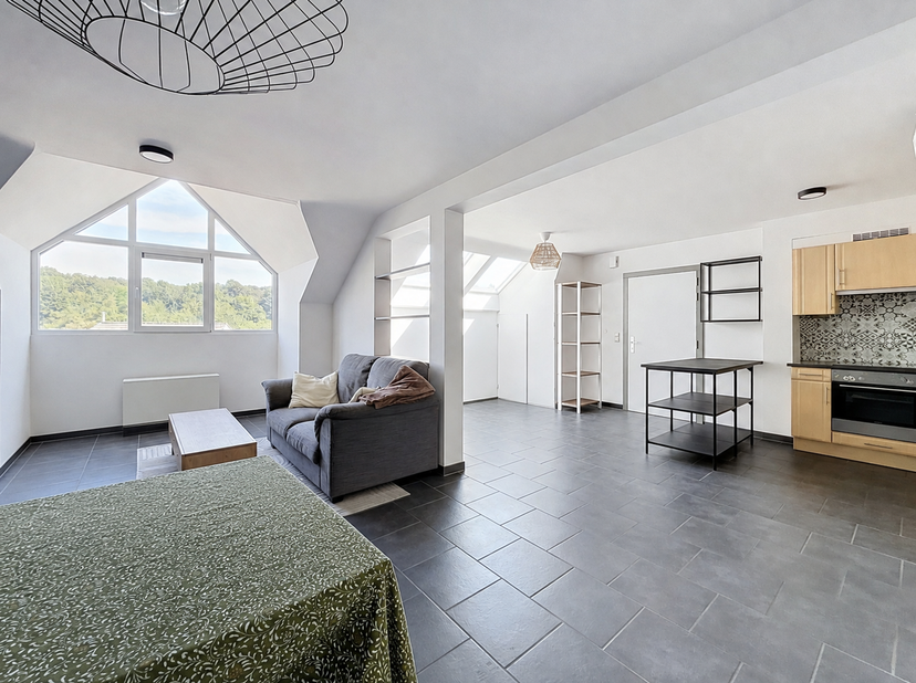 Au centre de Sprimont, bel appartement 1 chambre situé au 3e et dernier étage d'une petite Résidence composée de 8 appartements et construite en 2009.