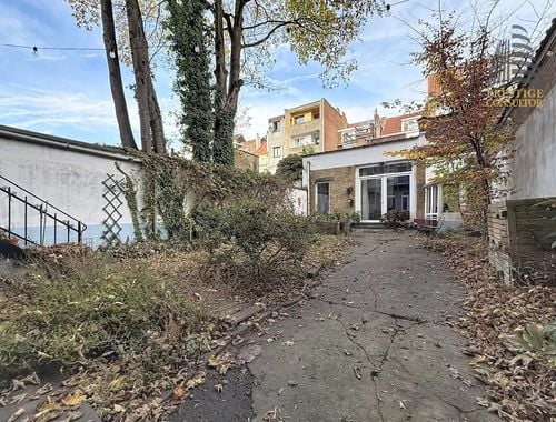                                         Appartement à vendre à Forest, € 419.000
