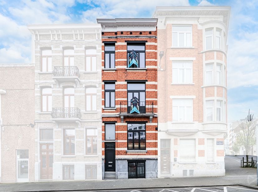 We Invest heeft het genoegen u dit charmante instapklare appartement van ±70m² voor te stellen, gelegen in de Rotterdamstraat, achter de site van Tour