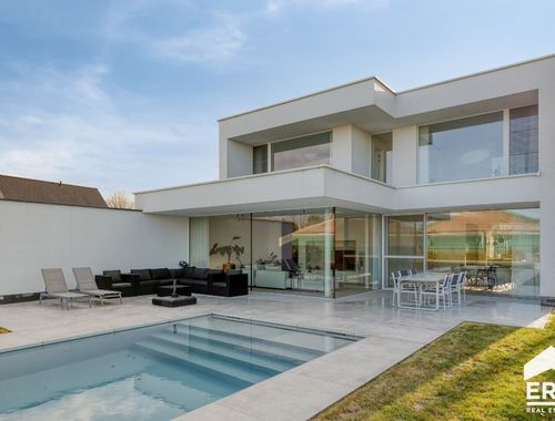                                         Villa te koop in Lommel, € 1.095.000
