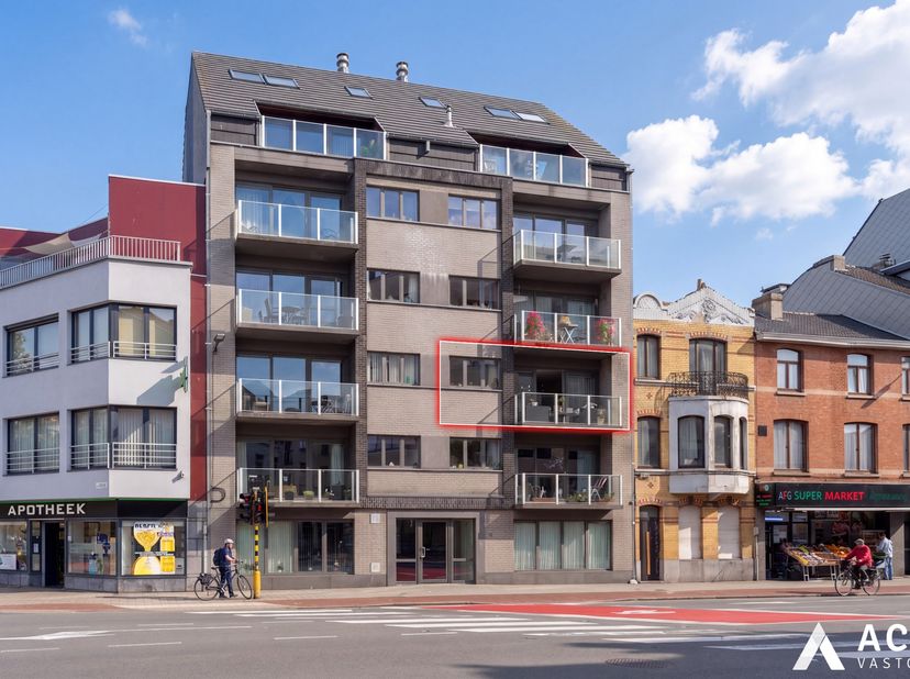 Appartement te koop in Torhoutsesteenweg,
                    8400 Oostende