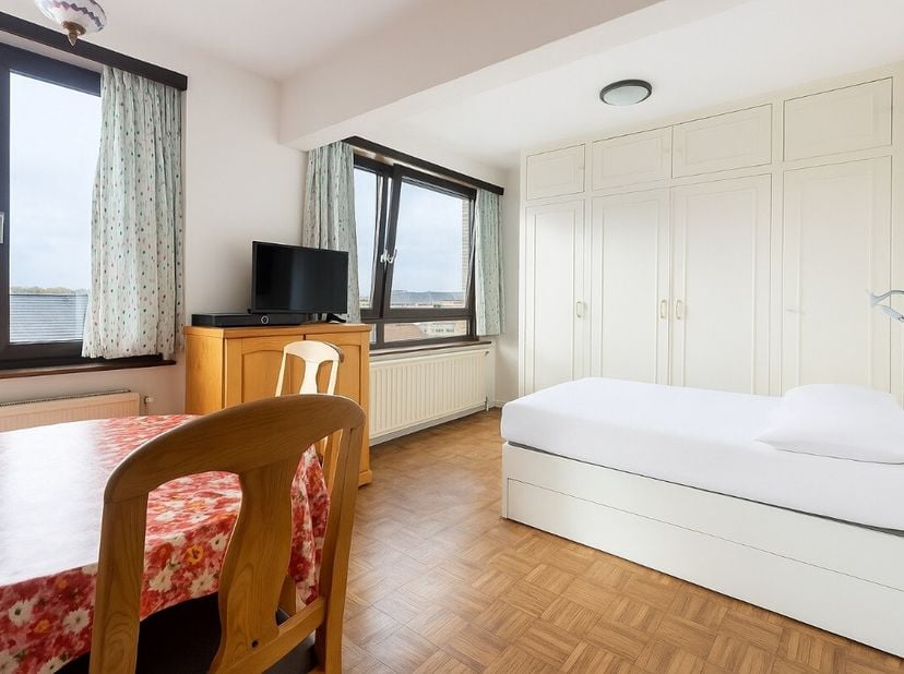De Panne: Lichtrijke studio met open zicht in residentie Jodi Ontdek deze charmante en lichtrijke studio, gelegen op de 4de verdieping van de uitsteke