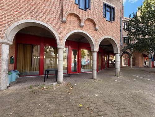                                         Handelsgelijkvloers te koop in Menen, € 85.000
