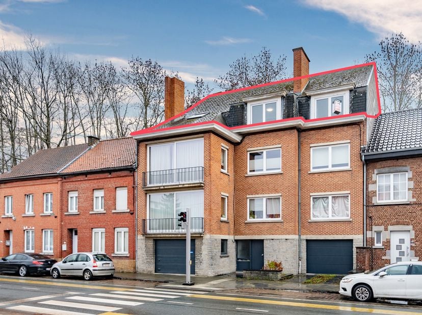 EasyHome Immobilier vous propose ce superbe appartement une chambre, idéalement situé à proximité immédiate du centre de Namur et de toutes les commod