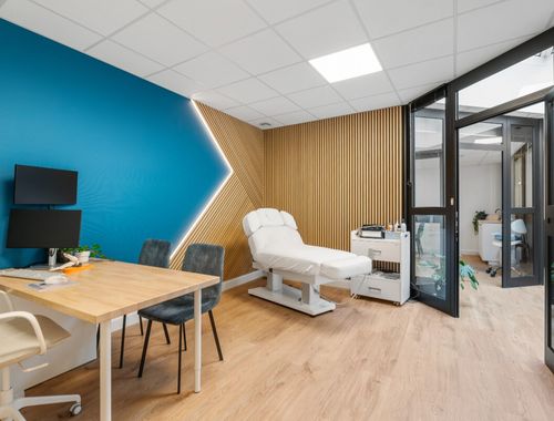                                         Handelsgelijkvloers te koop in Turnhout, € 450.000
